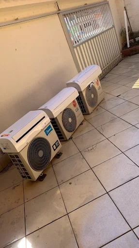 Aparelhos de ar condicionado preparados para instalação
